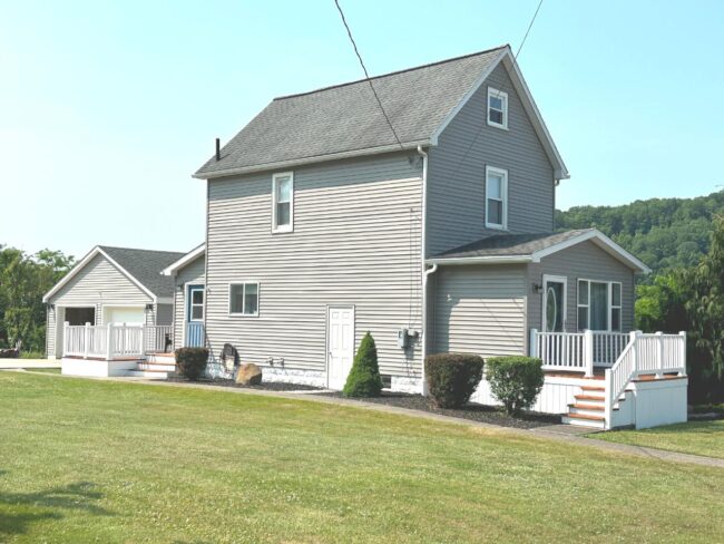 210 Alexander St-1